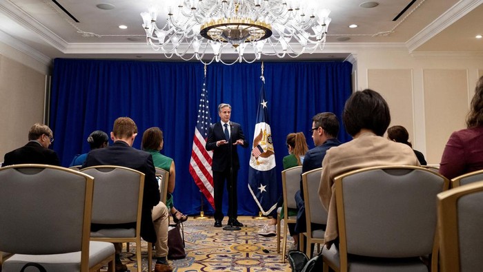 U.S. Secretary of State Antony Blinken speaks at a news conference as he announces that five Americans who had been jailed for years in Iran have been freed, in New York, U.S.  Sept. 18, 2023. Craig Ruttle/Pool via REUTERS