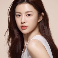 Aktris yang sedang naik daun, Go Youn Jung, menjadi runner-up alias nomor 2 dengan 142.838 suara. Foto: Instagram @goyounjung