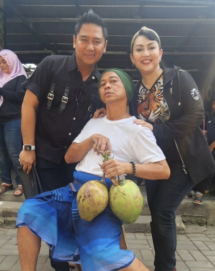 Heboh! Aksi Nyak Kopsah Masak dan Layani Pengunjung Oseng Bang Madun