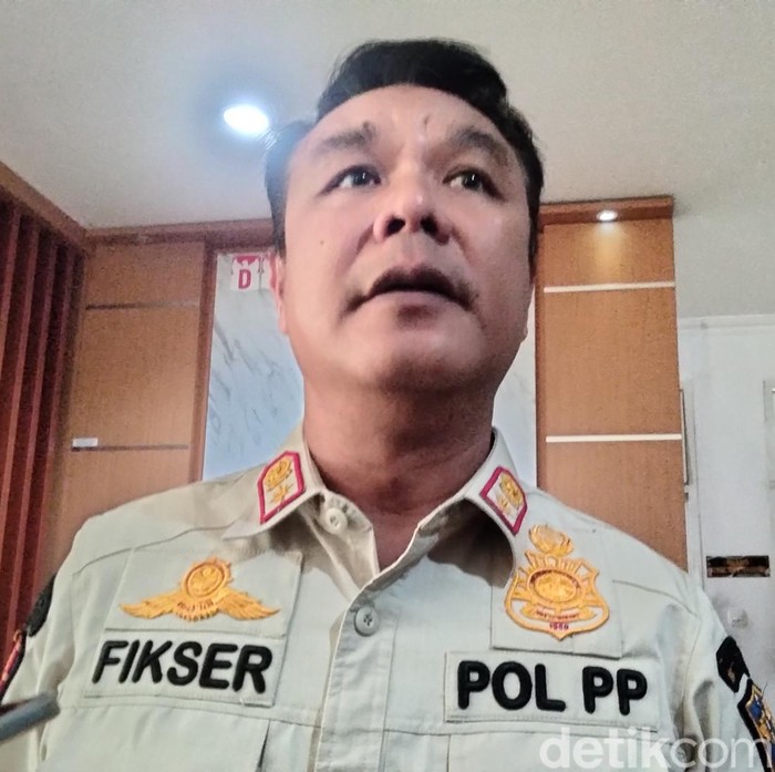 Kepala Satpol PP Kota Surabaya, M Fikser
