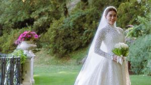 Potret Artis Cantik Thailand Kimberley Anne Menikah Pakai Gaun Dior di Italia