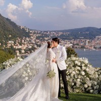 Kimberley Anne Woltemas baru saja dipersunting Mark Prin setelah 10 tahun berpacaran. Pasangan asal Thailand tersebut melangsung pernikahan nan megah bak bangsawan di Italia. Foto: Instagram @ kimmy_kimberley