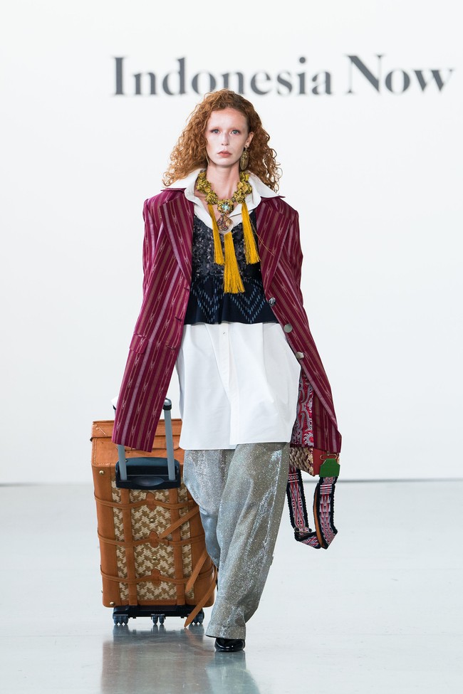 Desainer Merdi Sihombing merilis koleksi Ulos di New York Fashion Week, Amerika Serikat, Rabu [13/9/2023]. Foto: Dok. Tim Merdi Sihombing.