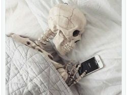 Meme Kocak iOS 17, Pengguna iPhone XS Meringis iPhone X Menangis