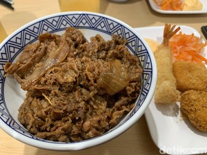 Yuk Cicipi Daging Beef Bowl Legendaris di Medan, Resepnya Berusia 120 Tahun