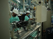 Canggih! Pabrik Motor Listrik di Cikarang Bisa Produksi 100 Ribu Unit Setahun