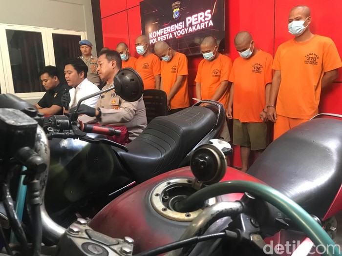Polresta Jogja membongkar sindikat penimbun dan pengedar Perlatite di wilayah Kota Jogja dan Sleman, Rabu (20/9/2023).