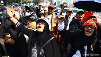 Koordinator Lapangan Verry Koestanto kepada wartawan di lokasi, Rabu (20/9/2023) mengatakan, pihaknya meminta audiensi bersama Presiden Jokowi dan Mekopolhukam Mahfud MD ataupun yang mewakili. Agar, bisa mendengar aspirasi masyarakat yang tidak suka adanya intervensi atau relokasi yang merugikan rakyat.