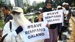 Potret Aksi Bela Rempang di Patung Kuda