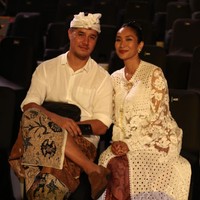 Ada pun momen kebersamaan keduanya yang tampak bahagia dan selalu mesra. Semoga langgeng selalu ya Happy Salma dan suami.  Foto: Instagram @happysalma