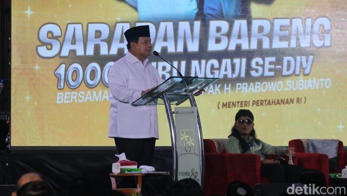 Prabowo Subianto saat menghadiri acara Sarapan Bareng 1.000 Guru Ngaji se-DIY di Prima SR, Sleman, Rabu (20/9/2023).
