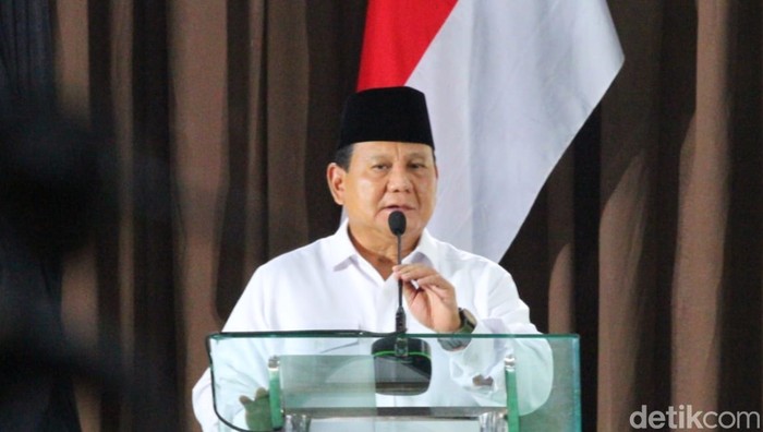 Prabowo Subianto saat menghadiri acara Sarapan Bareng 1.000 Guru Ngaji se-DIY di Prima SR, Sleman, Rabu (20/9/2023).
