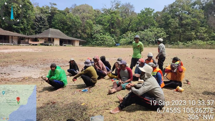 Sebanyak18 nelayan diamankan tim patroli usai memasuki kawasan TNUK dan mencuri biota laut jenis gurita.