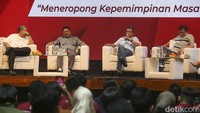 Pengamat politik Rocky Gerung menyindir bakal calon presiden (bacapres) Anies Baswedan karena berpisah koalisi dengan Partai Demokrat dan Ketua Umumnya Agus Harimurti Yudhoyono (AHY). Menurut Rocky, Anies kehilangan sosok yang memahami isu militer di Asia Pasifik setelah ditinggalkan AHY.  