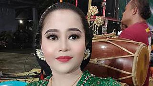 Ada banyak sinden dari Jawa Timur. Berikut ini enam di antarannya