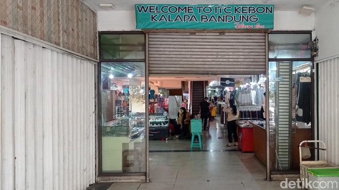 Suasana di ITC Kebon Kalapa, Kota Bandung.