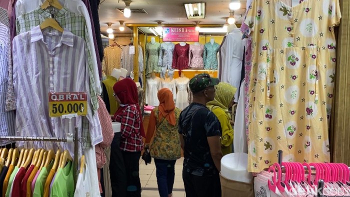 Suasana di Pasar Baru, Kota Bandung, Rabu (20/9/2023).