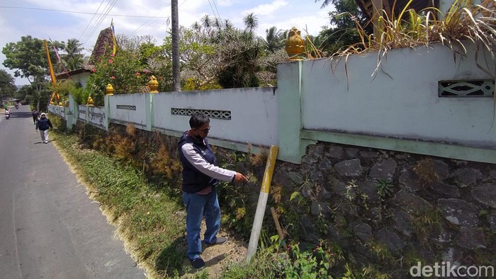 Tanah wakaf di Desa Sriwedari, Kecamatan Muntilan, Kabupaten Magelang yang terdampak tol Jogja-Bawen. Foto diambil Jumat (8/9/2023).