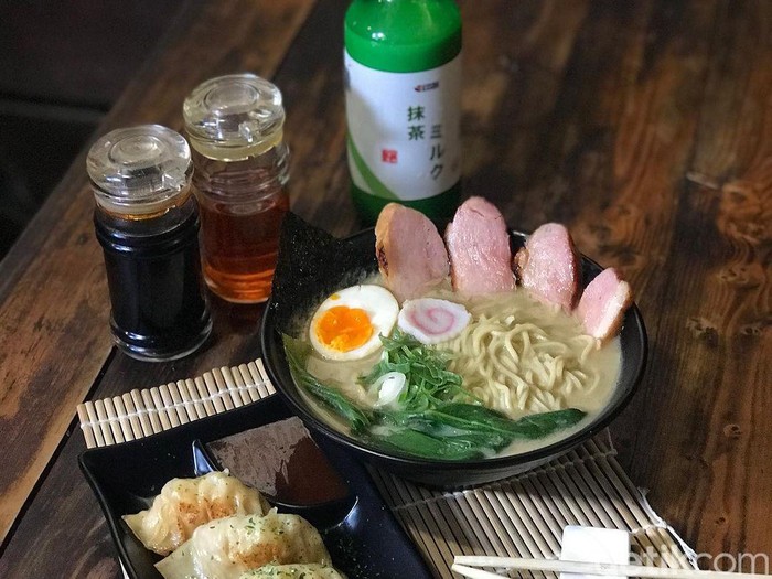 Tori duck ramen yang rasanya gurih nikmat di Gyudonai Ramen Shop Surabaya
