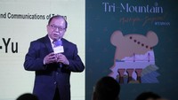 Director of Tri-Mountain National Scenic Area Headquarters, Tourism Administration, Ministry of Transportation and Communications of Taiwan Tsao Chung-Yu memperkenalkan Tri-Mountain National Scenic Area Taiwan dalam kampanye ‘Tri-Mountain Multiple Surprise’ di Jakarta, Rabu (20/9/2023). Destinasi ini mengusung konsep slow travel atau perjalanan wisata yang santai dengan memadukan pesona alam, kelezatan kuliner, serta kekayaan budaya yang ikonik, sehingga membuat para wisatawan dapat menikmati pengalaman perjalanan yang autentik dan berkualitas.