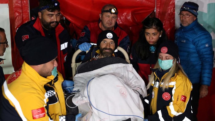 U.S. caver Mark Dickey, on a stretcher, is carried out of the Morca cave as his rescue operation comes to a successful end near Anamur in Mersin province, southern Turkey September 12, 2023. REUTERS/Umit Bektas