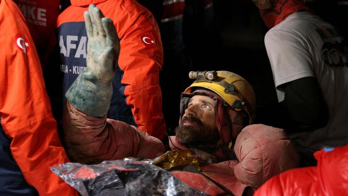 U.S. caver Mark Dickey, on a stretcher, is carried out of the Morca cave as his rescue operation comes to a successful end near Anamur in Mersin province, southern Turkey September 12, 2023. REUTERS/Umit Bektas