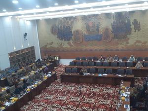 DPR Rapat Tertutup Bareng Wamen BUMN Bahas Utang Pemerintah