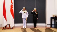 Adapun penganugerahan Tanda Kehormatan Bintang Jalasena Utama kepada Panglima Angkatan Bersenjata Singapura ini berdasarkan Keputusan Presiden RI No 73/TK/Tahun 2022.