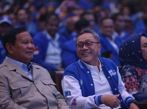 Zulhas Tafsirkan Jokowi Pukul Gong 8 Kali Kode Dukungan ke Prabowo
