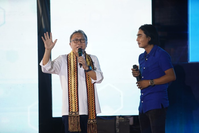 Zulkifli Hasan dan Charly Van Houten