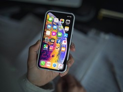 Viral Wanita Memaksa Pinjam iPhone Demi Foto Estetis Saat Liburan