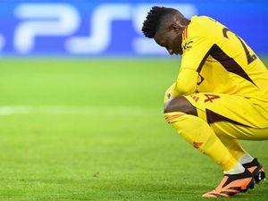 Ten Hag Ancam Cadangkan Onana