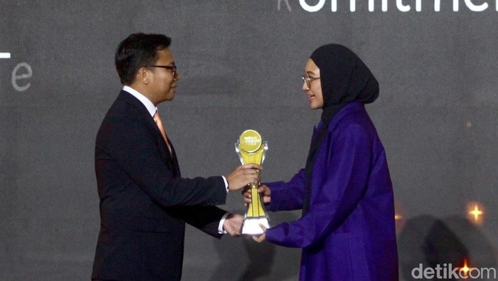 Astra International Sabet detikcom Awards 2023 Pada ajang detikcom Awards 2023, PT Astra International meraih predikat Grup Otomotif Berkomitmen Tinggi Terhadap Lingkungan. Penghargaan ini diberikan karena komitmen mereka untuk menjadikan lingkungan lebih lestari.