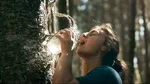 Potret Gadis Cantik yang Pilih Tinggal di Hutan Dibanding Jadi Budak Korporat