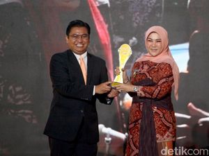 Tokoh Perempuan Inovatif Jatuh Kepada Bupati Klaten