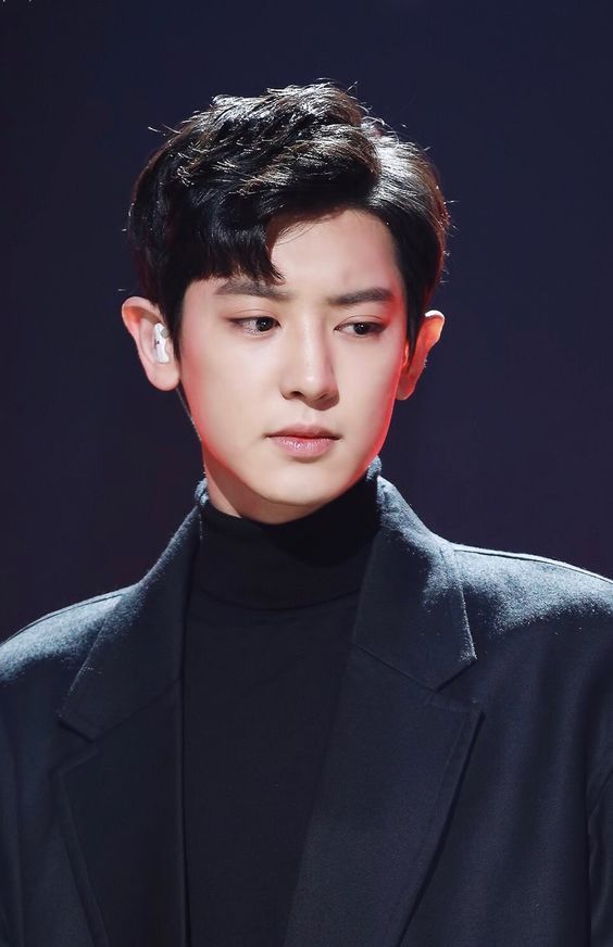 Texturized Comma Hair