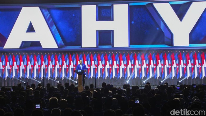Partai Demokrat menggelar Rapimnas terkait arah dukungan capres 2024 di JCC, Jakarta, Kamis (21/9). Demokrat memastikan mendukung Prabowo sebagai capres 2024.