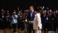 Rapimnas Partai Demokrat juga dihadiri oleh Prabowo Subianto.  