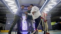 Bagi pengunjung yang ingin melakukan pengisian daya di EV Charging Kota Kasablanka bisa langsung mendatangi layanan self service dan membayar biaya layanan di luar tarif parkir normal. Layanan operasional EV Charging mulai beroperasi sebelum jam operasional mal yakni mulai pukul 07.00 hingga 22.00 WIB yang barada di Area 1 basement, Zona Biru Kota Kasablanka. Diharapkan dengan hadirnya EV Charging di Kota Kasablanka ini bisa menjadi terobosan guna upaya mengurangi jumlah emisi.