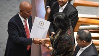 DPR RI resmi mengesahkan RUU tentang Anggaran Pendapatan dan Belanja (APBN) 2024 menjadi UU setelah delapan fraksi menyatakan setuju dan satu fraksi (PKS) menyatakan setuju dengan catatan.  