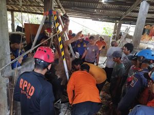 BPBD-Damkar Bogor Evakuasi Sapi Setengah Ton yang Mati Tercebur ke Sumur