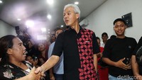 Seruan Ganjar presiden menggema di ruangan tersebut.