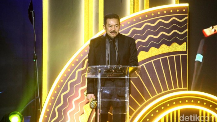 Jaksa Agung ST Burhanuddin meraih penghargaan detikcom Awards 2023 kategori Tokoh Restorative Justice. Burhanuddin menjadikan restorative justice sebagai program utamannya dalam mengedepankan keadilan bagi masyarakat.