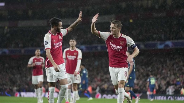 Jamu PSV Eindhoven, Arsenal Pesta Gol di Emirates Stadium