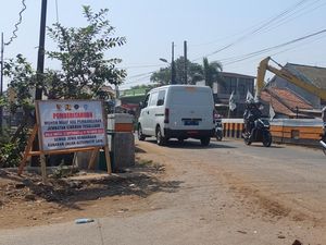 Jembatan Sungai Cikeruh Dibongkar, Ini Rute Alternatifnya