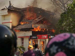 Polisi Tangkap 40 Orang Buntut Pembakaran Kantor Bupati Pohuwato