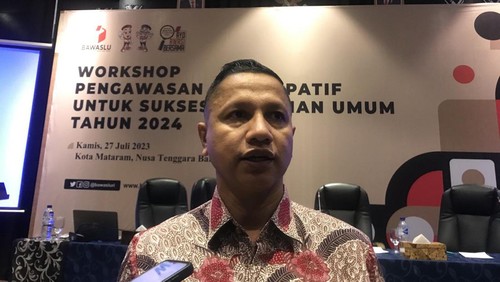 Komisioner Bawaslu NTB Divisi Pencegahan, Partisipasi Masyarakat, dan Hubungan Masyarakat (Parmas) Hasan Basri saat ditemui di Mataram beberapa waktu lalu.  (Foto: Helmy Akbar/detikBali)