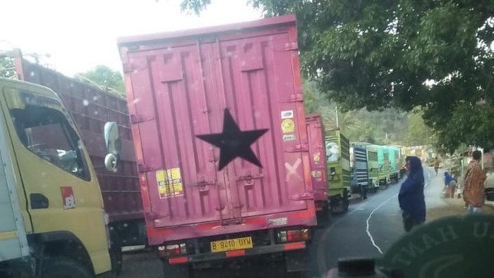Kemacetan kembali terjadi di Jalur Poros Maros-Bone di wilayah Hutan Karaengta atau Kappang, Kabupaten Maros, Sulawesi Selatan (Sulsel).