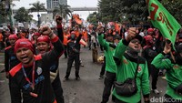 Massa datang dari Jakarta, Bogor, Tangerang, dan Bekasi.  