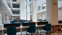Tampak dalam gedung Library/Perpustakaan yang megah dan hening. Kampus ini didirikan berdasarkan Peraturan Presiden (Perpres) Nomor 57 Tahun 2016 tentang Pendirian Universitas Islam Internasional Indonesia yang diteken Presiden Jokowi pada 29 Juni 2016. (Foto: Nograhany WK/detikcom)